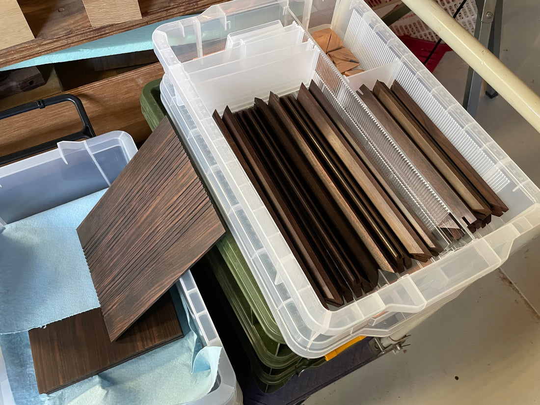 When making a custom order, we also customize the blade to meet the needs of the customer. Custom made in ebony, the heaviest and hardest wood, it shines even more.