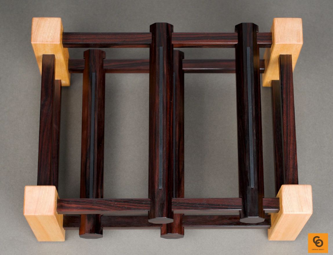 Critical object Double Level knife stand