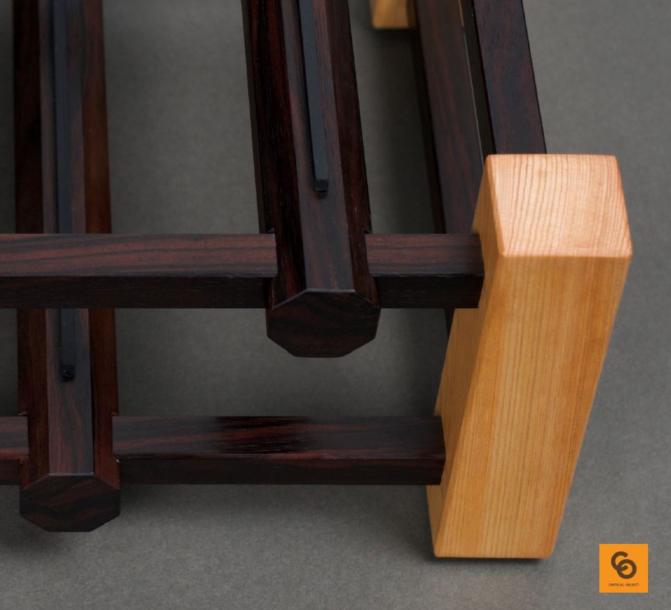 Critical object Double Level knife stand