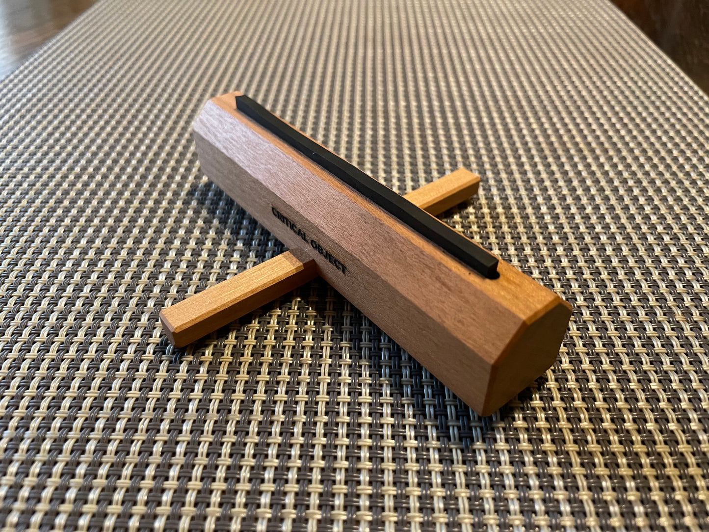 Portable knife stand